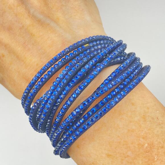 NWOT YIK FUNG Suede Wrap Around Bracelet Multi-Stranded Crystals Dark Blue Snaps - Picture 1 of 9
